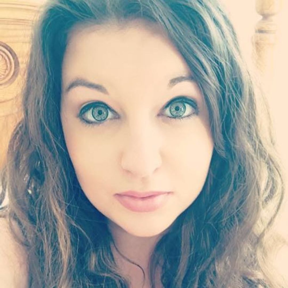Meet your Posher, Adrienne